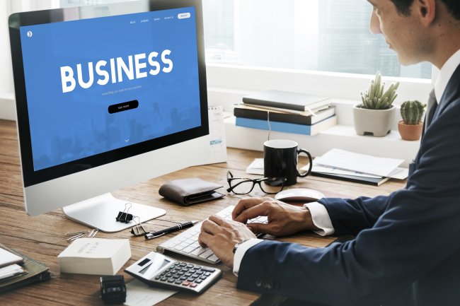 How to make a small business stand out and thrive in the digital world